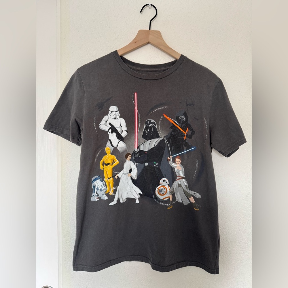 The Disney Store 30th Anniversary Star Wars Graphic T-Shirt Size Small